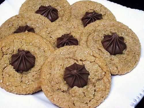 /><br/> <br/> I love Biscoff ANY month of the year....but especially when it comes to adding it into cookies. That flavor just can't be beat.<br/> <br/> I had seen</span> <a rel=